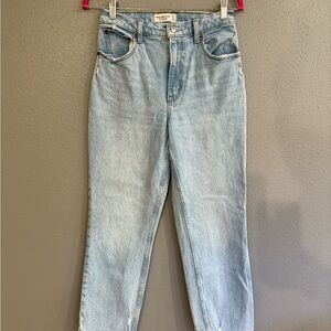 Abercrombie & Fitch Jeans - The 90s Straight Ultra High Rise